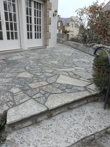 maçon à Baguer-Morvan - image 4