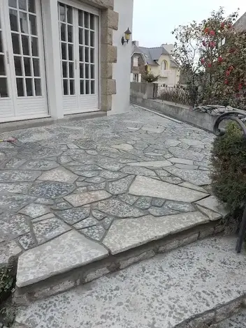 pose de pavés à Combourg - image 2